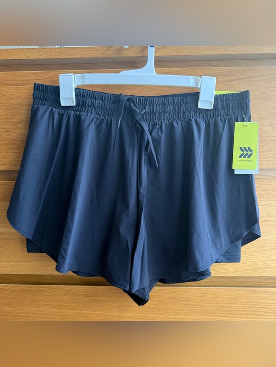 all in motion Pants - All in Motion Women’s woven high rise flutter 3” inseam shorts Large NWT